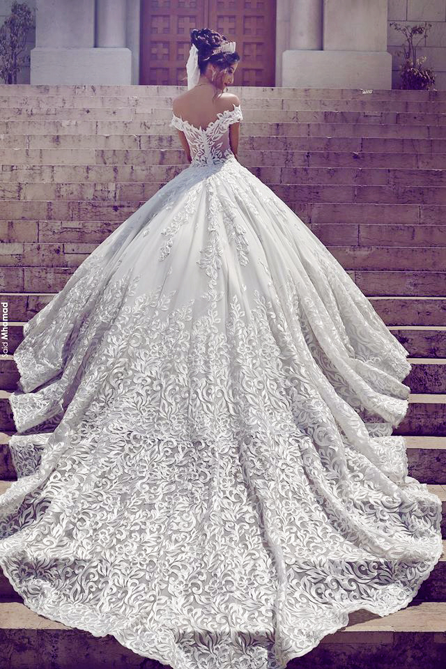 Utterly blown away by this statement-making Toumajean Couture gown featuring gorgeous embroideries!