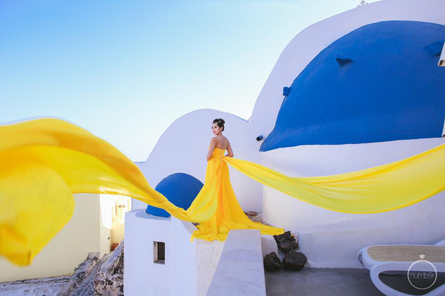 A magical moment in Santorini, captured artistically with love!