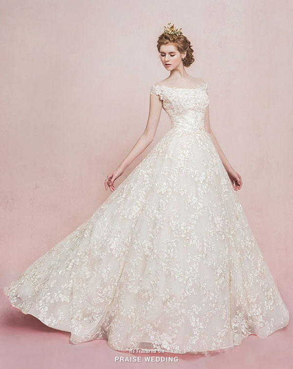Romantic brides will find this royalty-inspired classic wedding dress from Jubilee Bride hard to resist!