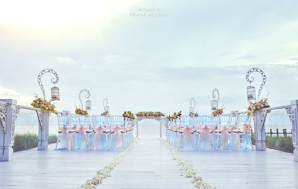Rose Quartz + Serenity = pure perfection! Utterly romantic Bali wedding featuring soft pastels and breathtaking view!