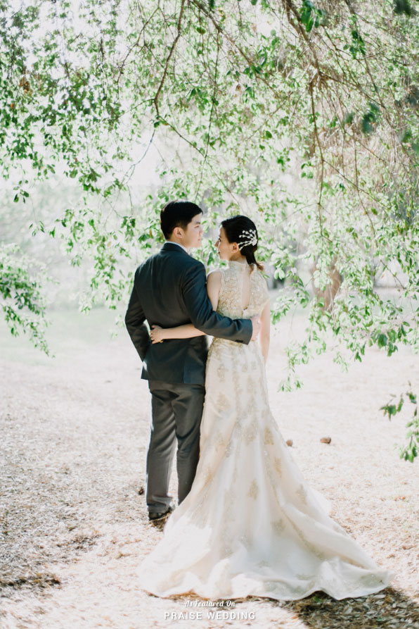 Is this out of a fairy tale? This utterly romantic fine art style wedding photo deserves to be framed!
