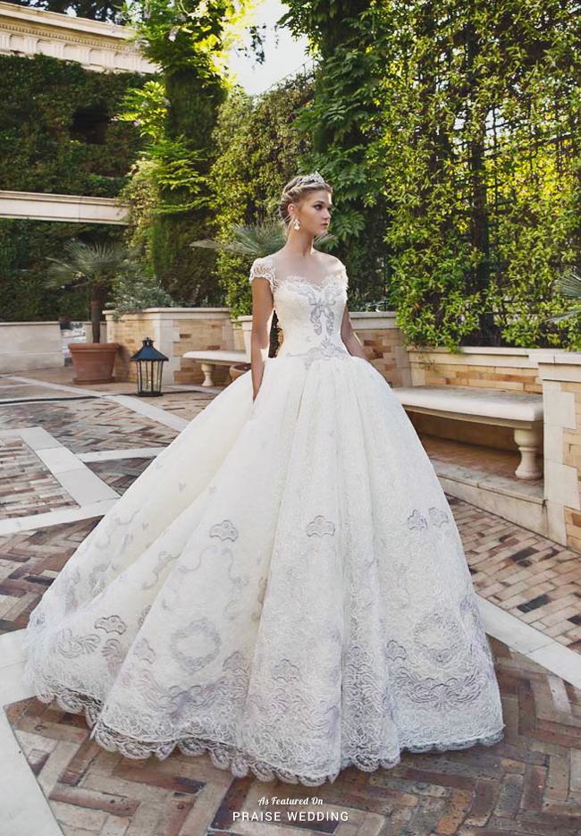 The latest bridal collection from Alessandra Rinaudo is fit for a classic princess!