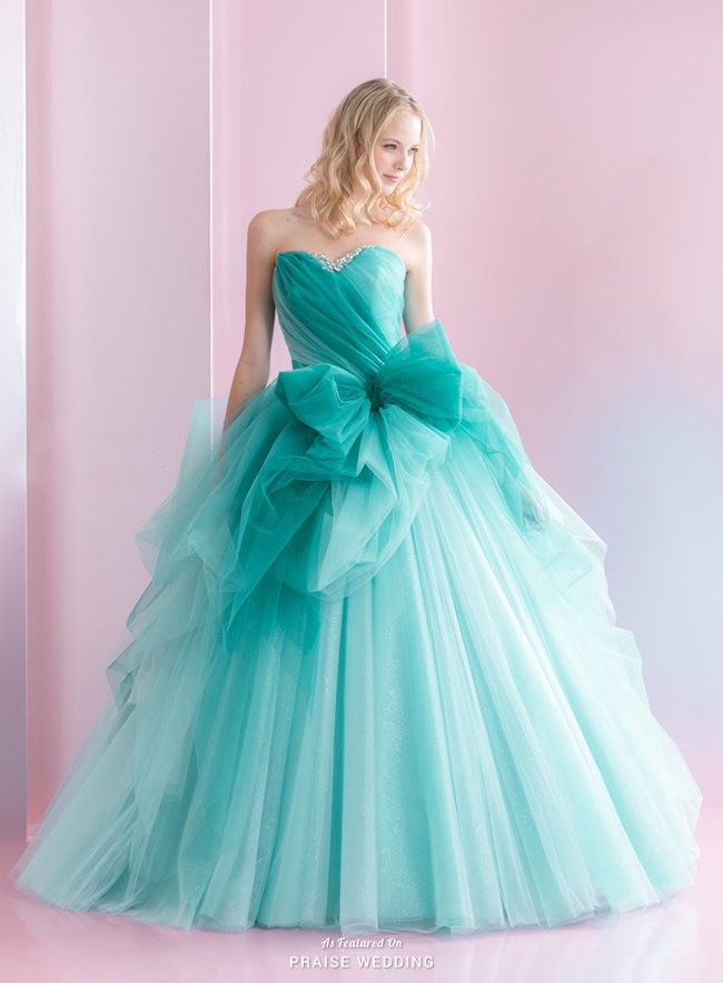 Refreshing turquoise gown from Alessa with a glamorous touch to capture our hearts!