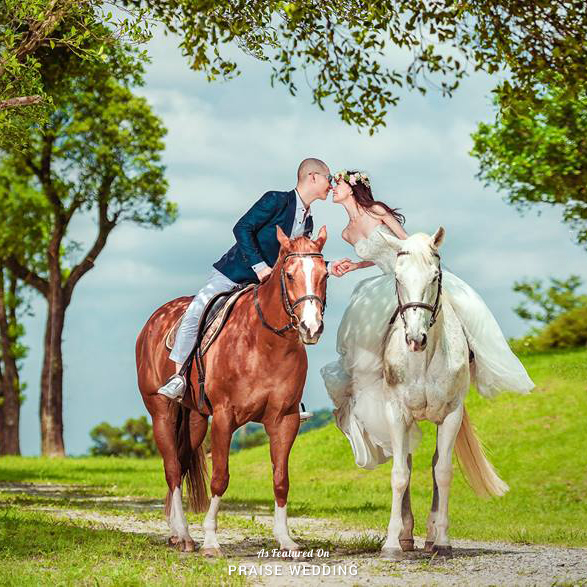 This romantic wedding photo must be straight out of a story book!