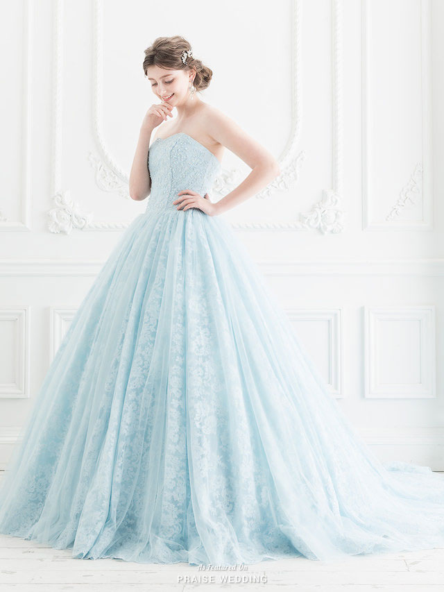 If you are dreaming of a fairy tale bridal look, this baby blue ball gown from Cinderella & Co. is definitely going to be your cup of tea 