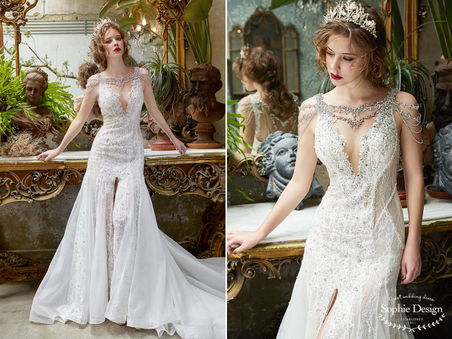 Today, we’re in the mood for wedding dresses with a glamorous touch! This gown from Sophie Design is a show stopper!