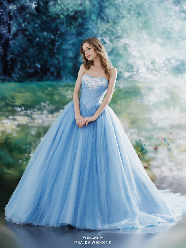This Cinderella-inspired ball gown from Le Fense is a dream-come-true for fairytale lovers!