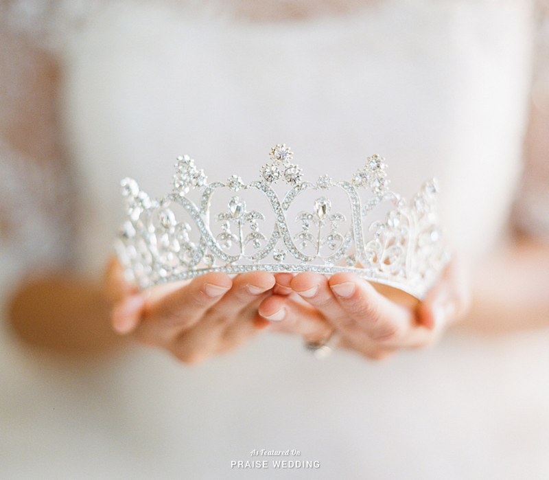 This delicate Swarovski bridal tiara featuring classic regal beauty from Eden Luxe Bridal is officially on our wish list!