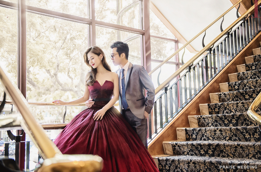The charm factor of this stylish wedding photo is sky-high!