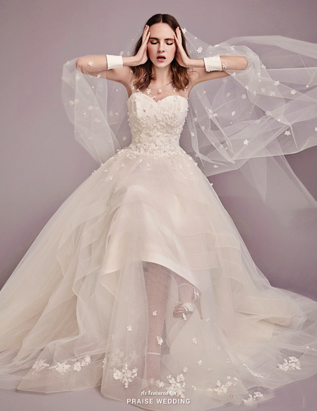 This chic 3D floral gown with matching veil from Belle Epoque is incredibly breathtaking!