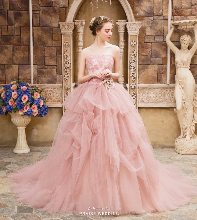 Classic, lively, and charming, this champagne pink gown from Marry Me Japan embraces sweet femininity with a touch of whimsical flair!