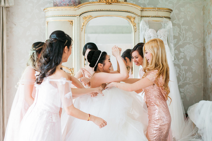 So much sister love and infectious joy in this sweet bridal preparation session!