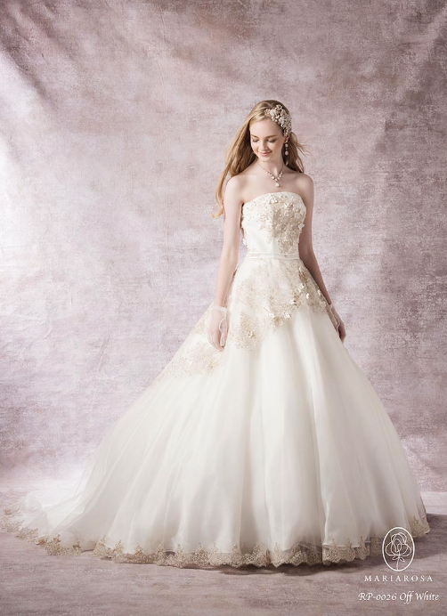 So in love with this romantic wedding gown from Mariarosa featuring golden lace detailing!
