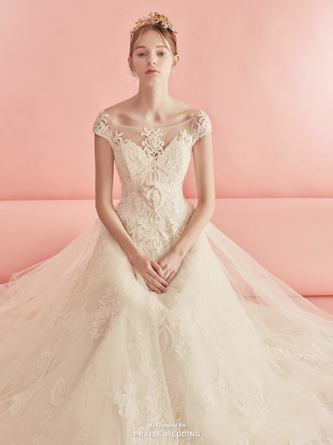 This beautiful gown from Inno Wedding represents the perfect marriage of classic and contemporary!