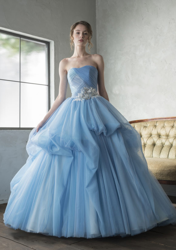 This romantic baby blue gown from Isamu Morita is fit for a modern ...