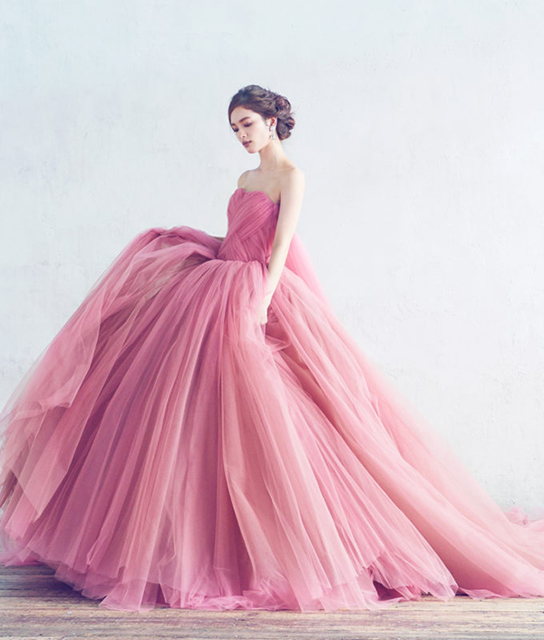 Hatsuko Endo introduces this ombre pink gown featuring soft, dreamy ...
